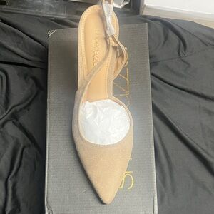 Shoe Dazzle Elegant Beige Heels